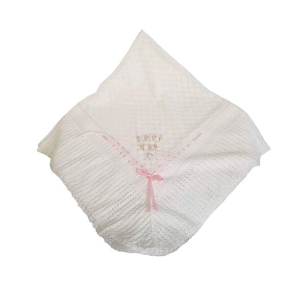 Vintage Julius Berger White Knit Pink Rosettes Ribbon Accents 37" Baby Blanket - Picture 1 of 5